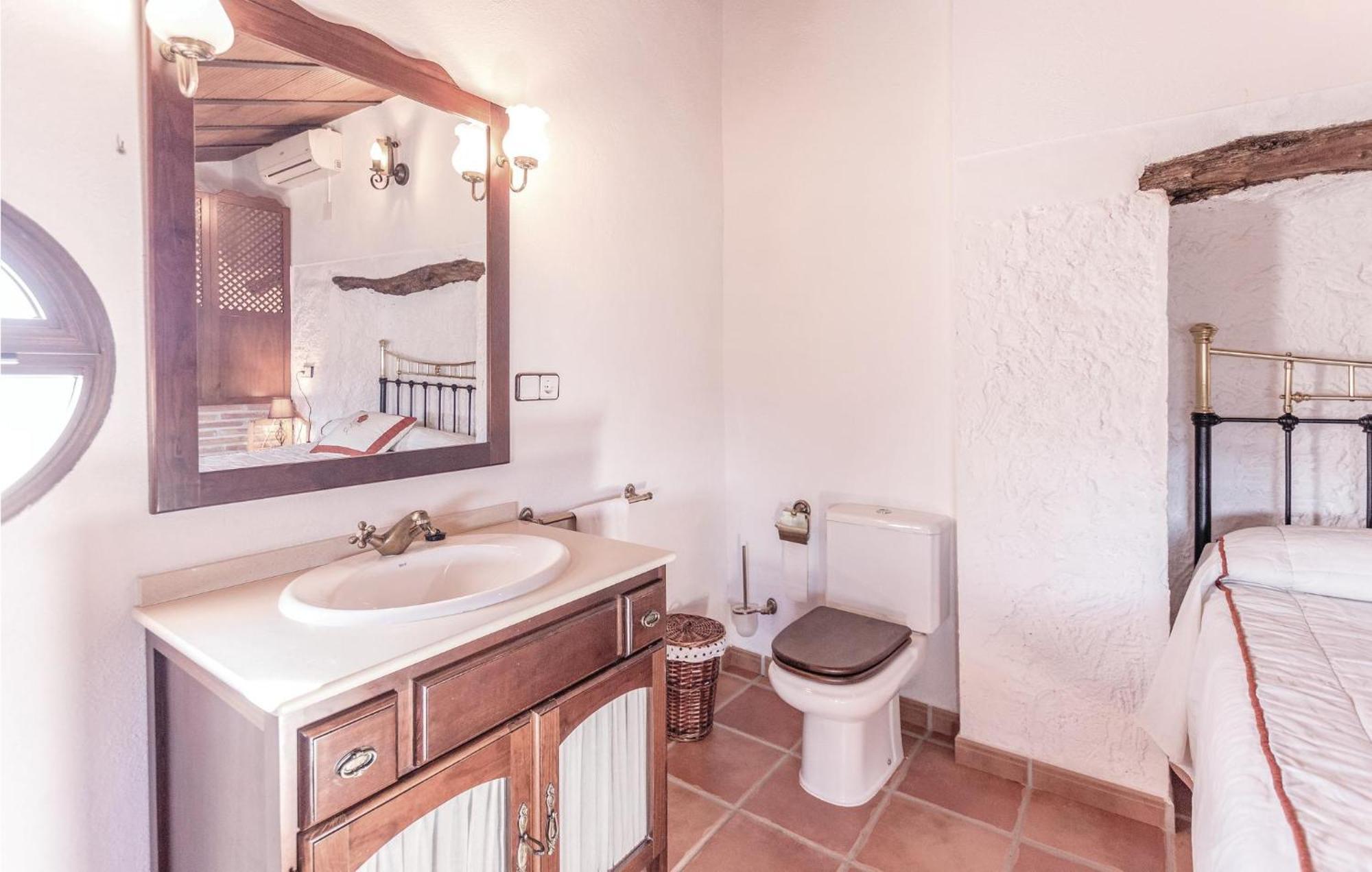 8 Bedroom Lovely Home In Iznájar Extérieur photo