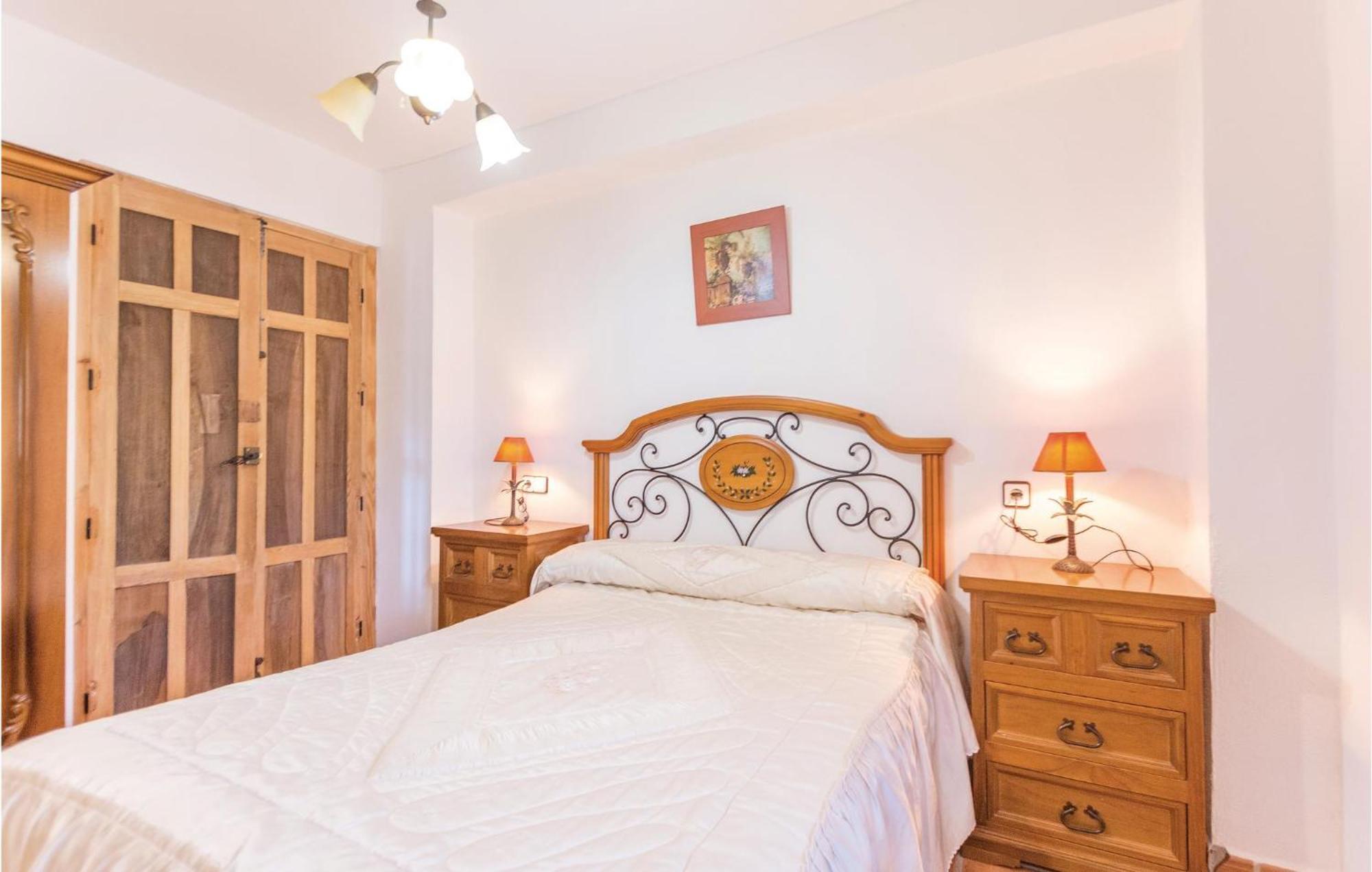 8 Bedroom Lovely Home In Iznájar Extérieur photo