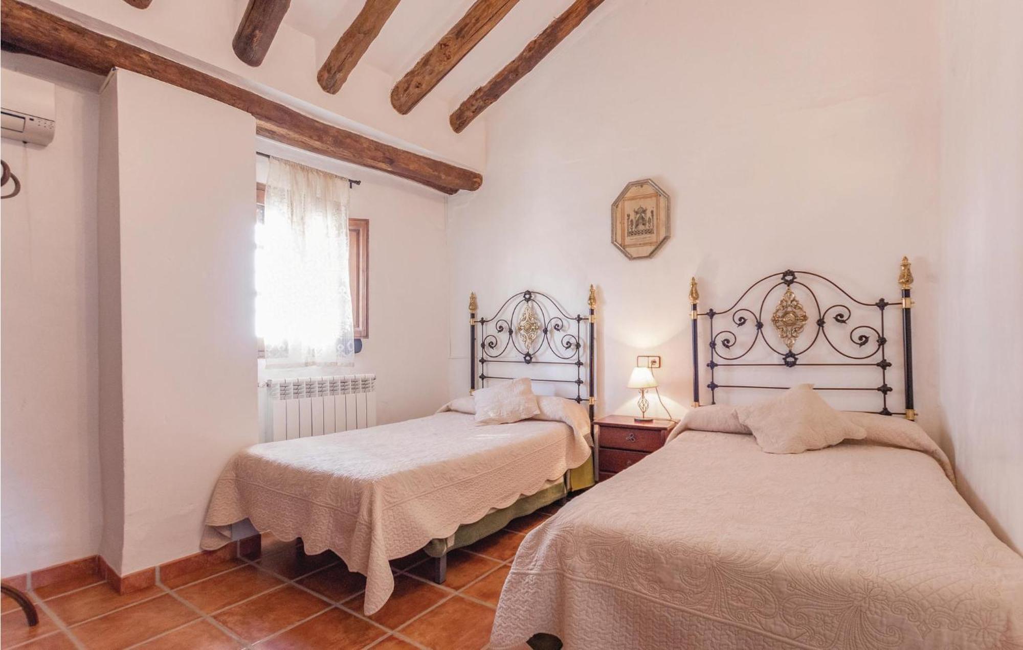 8 Bedroom Lovely Home In Iznájar Extérieur photo