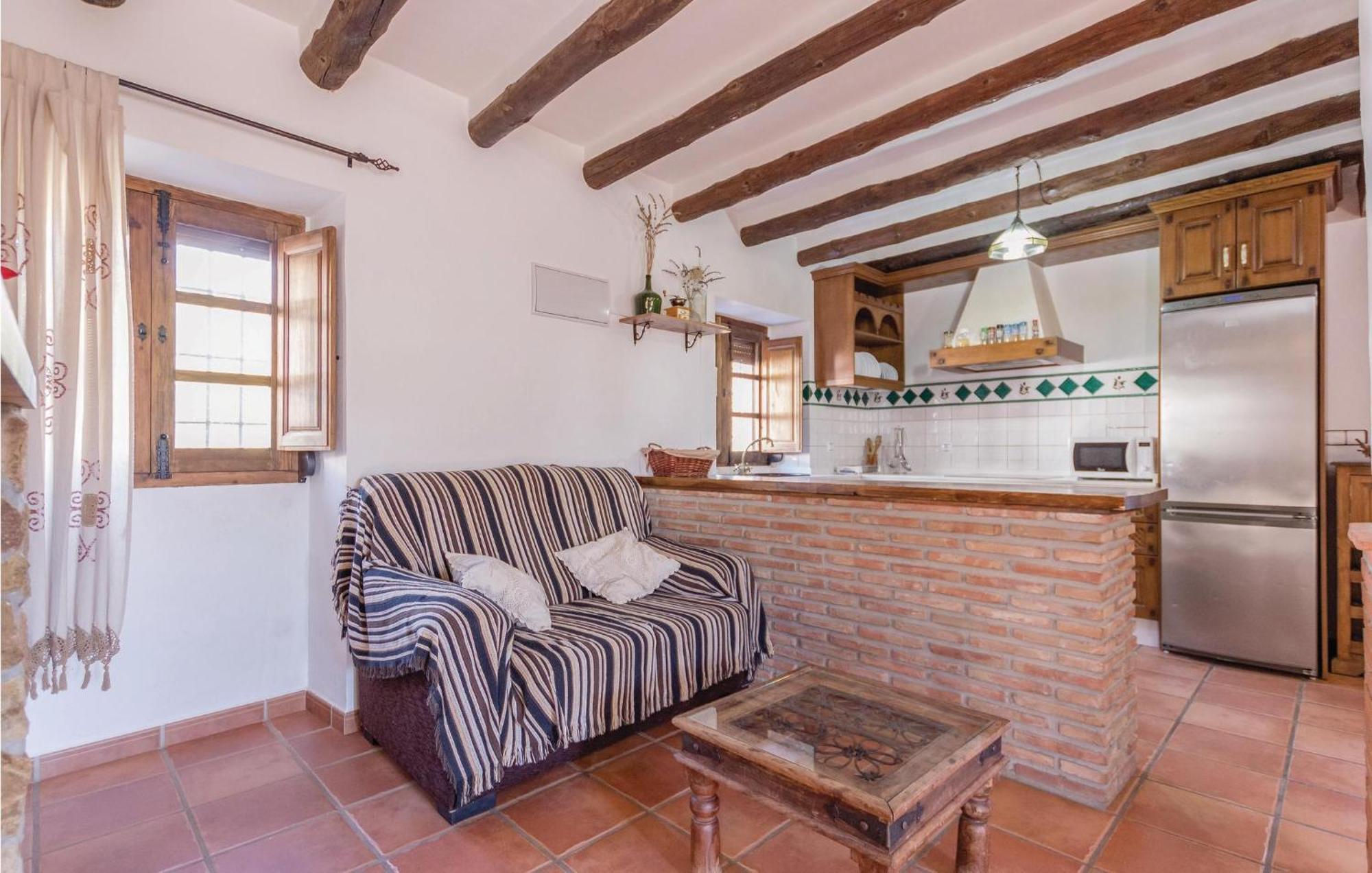 8 Bedroom Lovely Home In Iznájar Extérieur photo